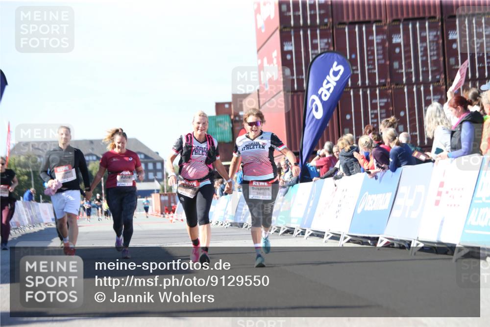 03.10.2025 - Köhlbrandbrückenlauf Jannik Wohlers http://msf.ph/oto/9129550 03.10.2025 13:43:58 Ziel 4295, 5351, 5445, 6010, 6011, 6550 meine-sportfotos.de