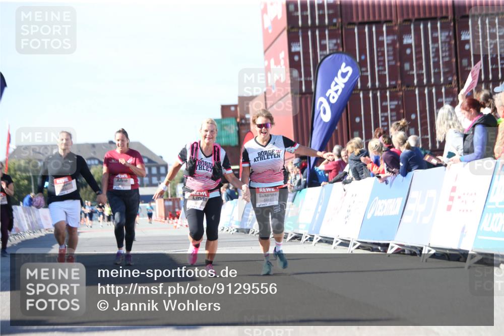 03.10.2025 - Köhlbrandbrückenlauf Jannik Wohlers http://msf.ph/oto/9129556 03.10.2025 13:43:59 Ziel 4295, 5351, 5445, 6010, 6011, 6550 meine-sportfotos.de