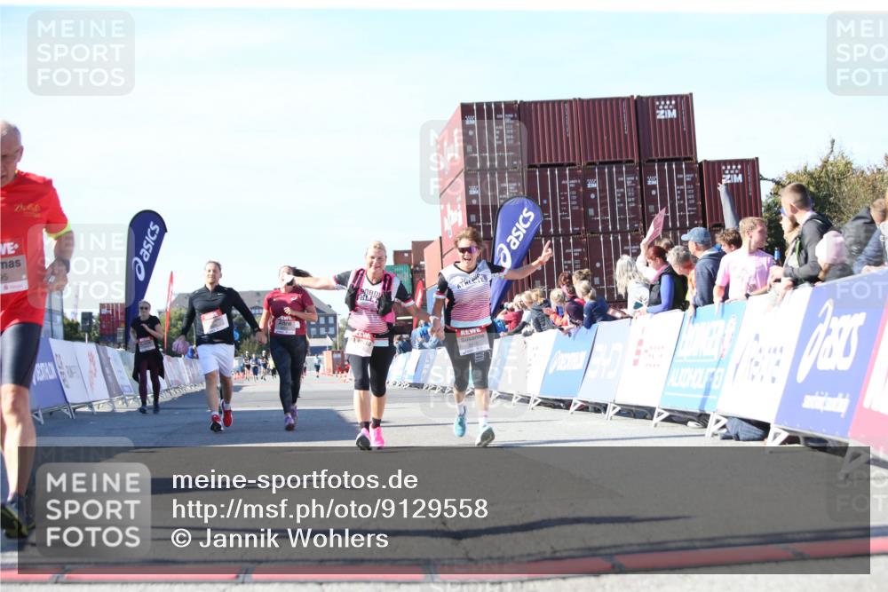 03.10.2025 - Köhlbrandbrückenlauf Jannik Wohlers http://msf.ph/oto/9129558 03.10.2025 13:44:00 Ziel 4295, 5351, 5445, 6010, 6011, 6550 meine-sportfotos.de