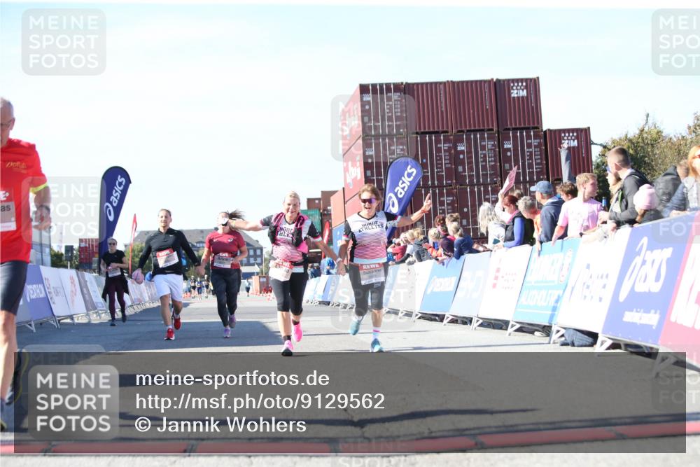 03.10.2025 - Köhlbrandbrückenlauf Jannik Wohlers http://msf.ph/oto/9129562 03.10.2025 13:44:00 Ziel 4295, 5351, 5445, 6010, 6011, 6550 meine-sportfotos.de