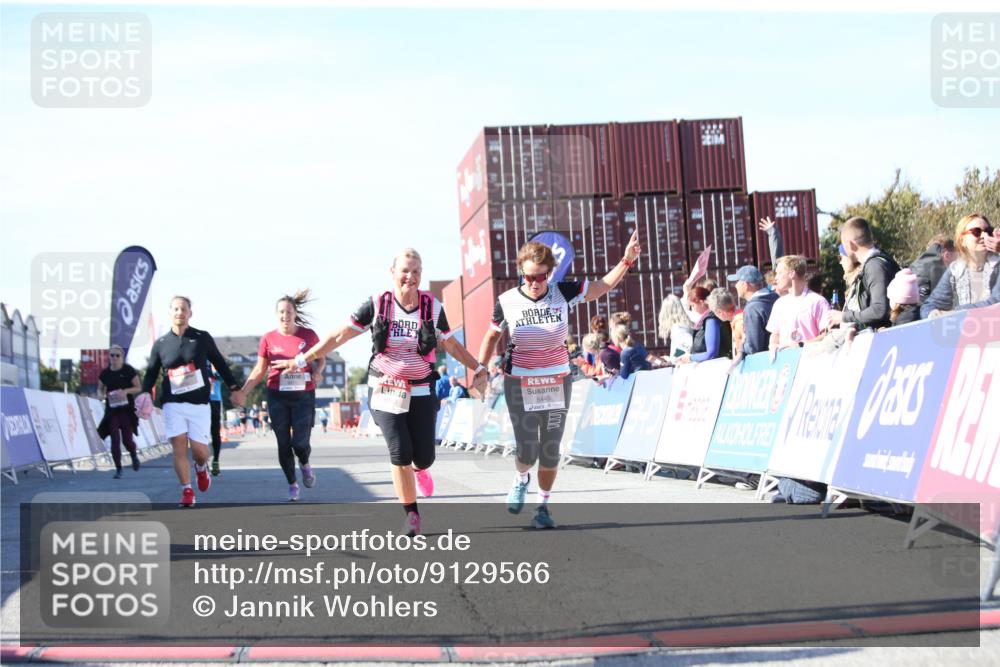 03.10.2025 - Köhlbrandbrückenlauf Jannik Wohlers http://msf.ph/oto/9129566 03.10.2025 13:44:00 Ziel 4295, 5351, 5445, 6010, 6011, 6550 meine-sportfotos.de