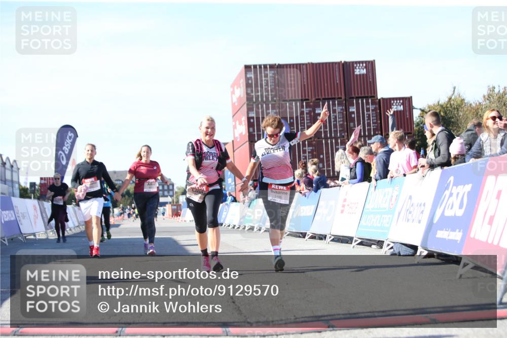 03.10.2025 - Köhlbrandbrückenlauf Jannik Wohlers http://msf.ph/oto/9129570 03.10.2025 13:44:01 Ziel 4295, 5351, 5445, 6010, 6011, 6550 meine-sportfotos.de