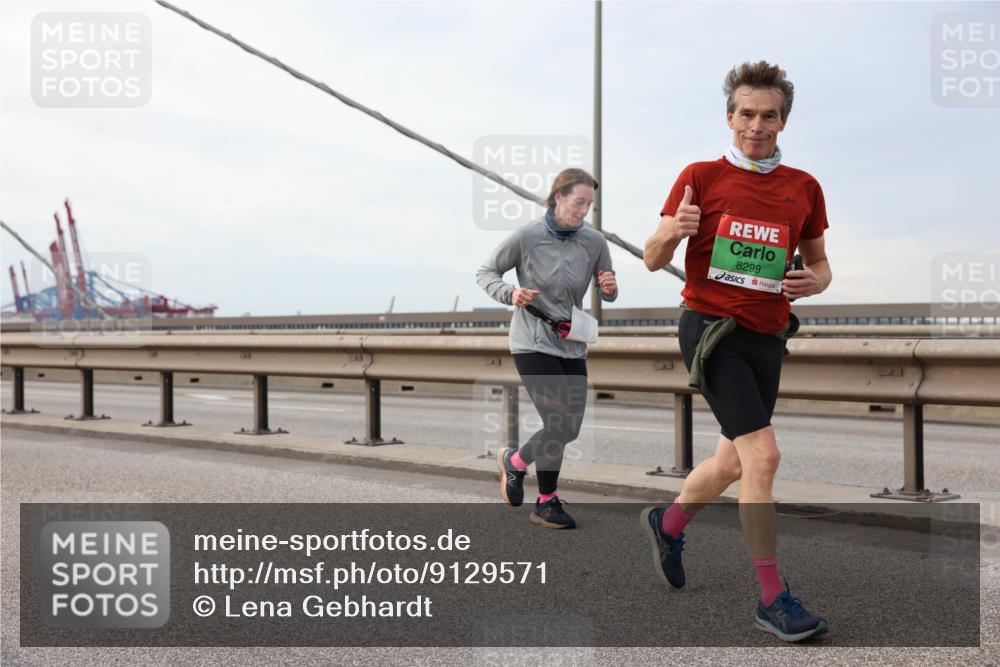 03.10.2025 - Köhlbrandbrückenlauf Lena Gebhardt http://msf.ph/oto/9129571 03.10.2025 16:04:10 Position 2 8299 meine-sportfotos.de