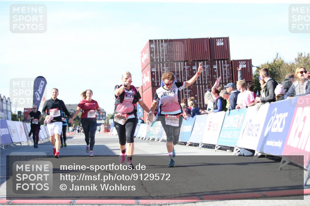 03.10.2025 - Köhlbrandbrückenlauf Jannik Wohlers http://msf.ph/oto/9129572 03.10.2025 13:44:01 Ziel 4295, 5351, 5445, 6010, 6011, 6550 meine-sportfotos.de