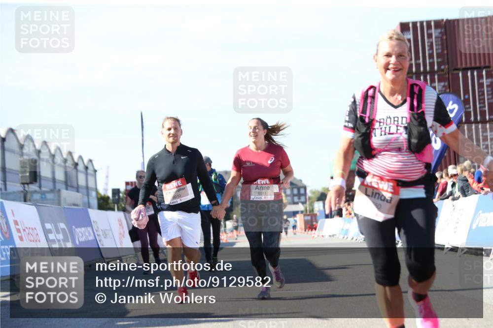 03.10.2025 - Köhlbrandbrückenlauf Jannik Wohlers http://msf.ph/oto/9129582 03.10.2025 13:44:02 Ziel 4295, 5415, 5416, 5445, 6010, 6011, 6550 meine-sportfotos.de