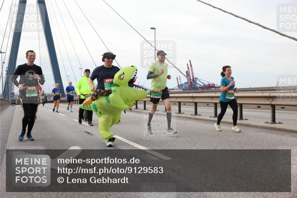 03.10.2025 - Köhlbrandbrückenlauf Lena Gebhardt http://msf.ph/oto/9129583 03.10.2025 16:04:11 Position 2 328 meine-sportfotos.de