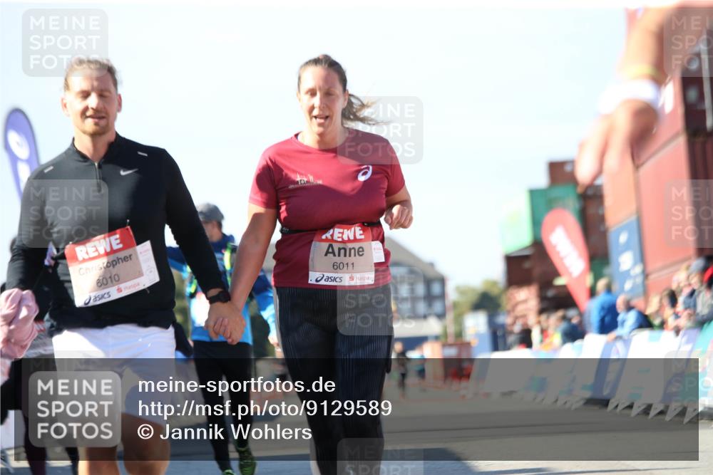 03.10.2025 - Köhlbrandbrückenlauf Jannik Wohlers http://msf.ph/oto/9129589 03.10.2025 13:44:03 Ziel 4295, 5415, 5416, 5445, 6010, 6011, 6550 meine-sportfotos.de