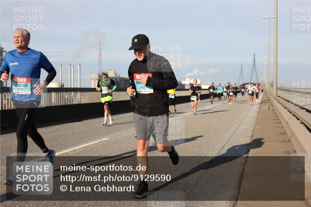 03.10.2025 - Köhlbrandbrückenlauf Lena Gebhardt http://msf.ph/oto/9129590 03.10.2025 09:48:59 Position 2 3679, 1403 meine-sportfotos.de