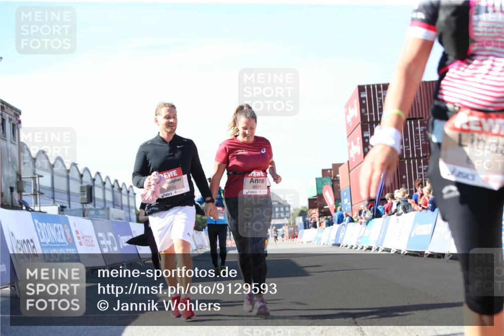 03.10.2025 - Köhlbrandbrückenlauf Jannik Wohlers http://msf.ph/oto/9129593 03.10.2025 13:44:04 Ziel 4295, 5415, 5416, 5445, 6010, 6011, 6550 meine-sportfotos.de