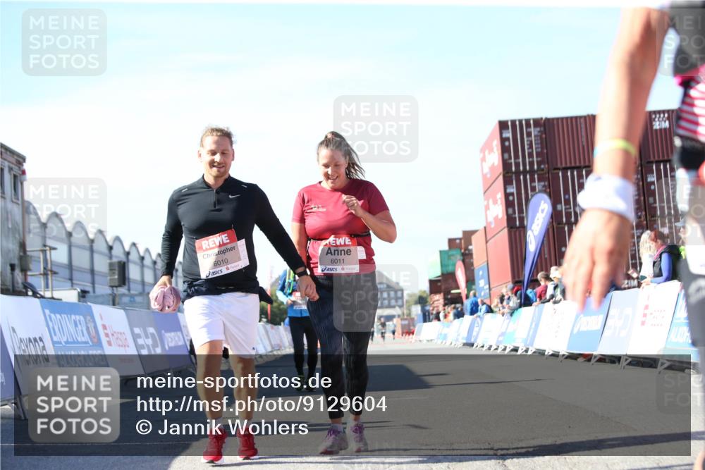 03.10.2025 - Köhlbrandbrückenlauf Jannik Wohlers http://msf.ph/oto/9129604 03.10.2025 13:44:04 Ziel 4295, 5415, 5416, 5445, 6010, 6011, 6550 meine-sportfotos.de