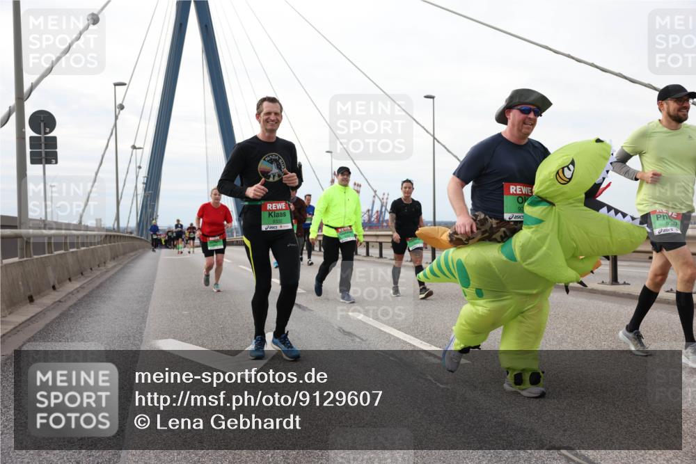 03.10.2025 - Köhlbrandbrückenlauf Lena Gebhardt http://msf.ph/oto/9129607 03.10.2025 16:04:12 Position 2 9332, 93, 93 meine-sportfotos.de
