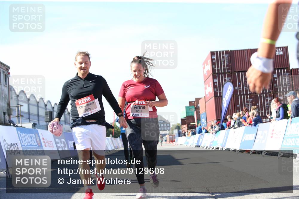 03.10.2025 - Köhlbrandbrückenlauf Jannik Wohlers http://msf.ph/oto/9129608 03.10.2025 13:44:04 Ziel 4295, 5415, 5416, 5445, 6010, 6011, 6550 meine-sportfotos.de