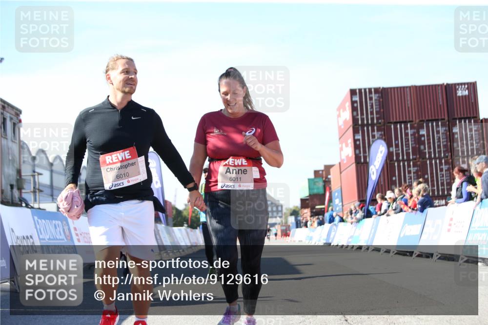 03.10.2025 - Köhlbrandbrückenlauf Jannik Wohlers http://msf.ph/oto/9129616 03.10.2025 13:44:05 Ziel 4295, 5415, 5416, 5445, 6010, 6011, 6550 meine-sportfotos.de