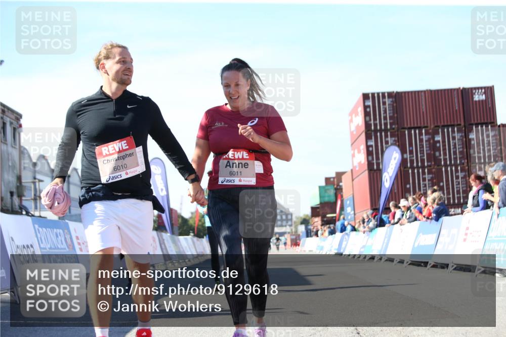 03.10.2025 - Köhlbrandbrückenlauf Jannik Wohlers http://msf.ph/oto/9129618 03.10.2025 13:44:05 Ziel 4295, 5415, 5416, 5445, 6010, 6011, 6550 meine-sportfotos.de