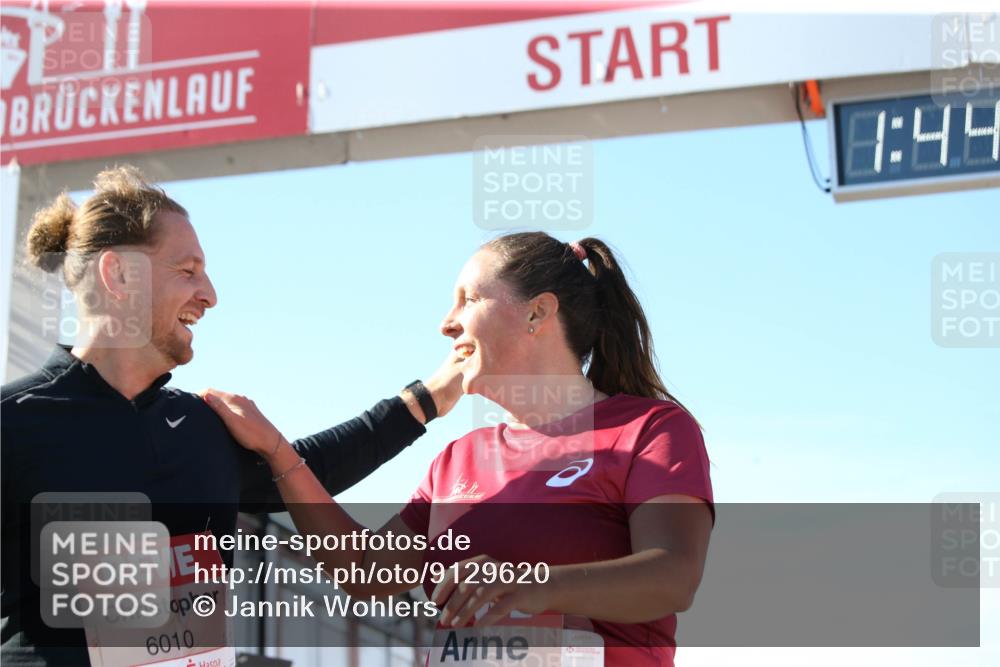 03.10.2025 - Köhlbrandbrückenlauf Jannik Wohlers http://msf.ph/oto/9129620 03.10.2025 13:44:07 Ziel 4295, 4906, 5415, 5416, 5445, 6010, 6011, 6550 meine-sportfotos.de