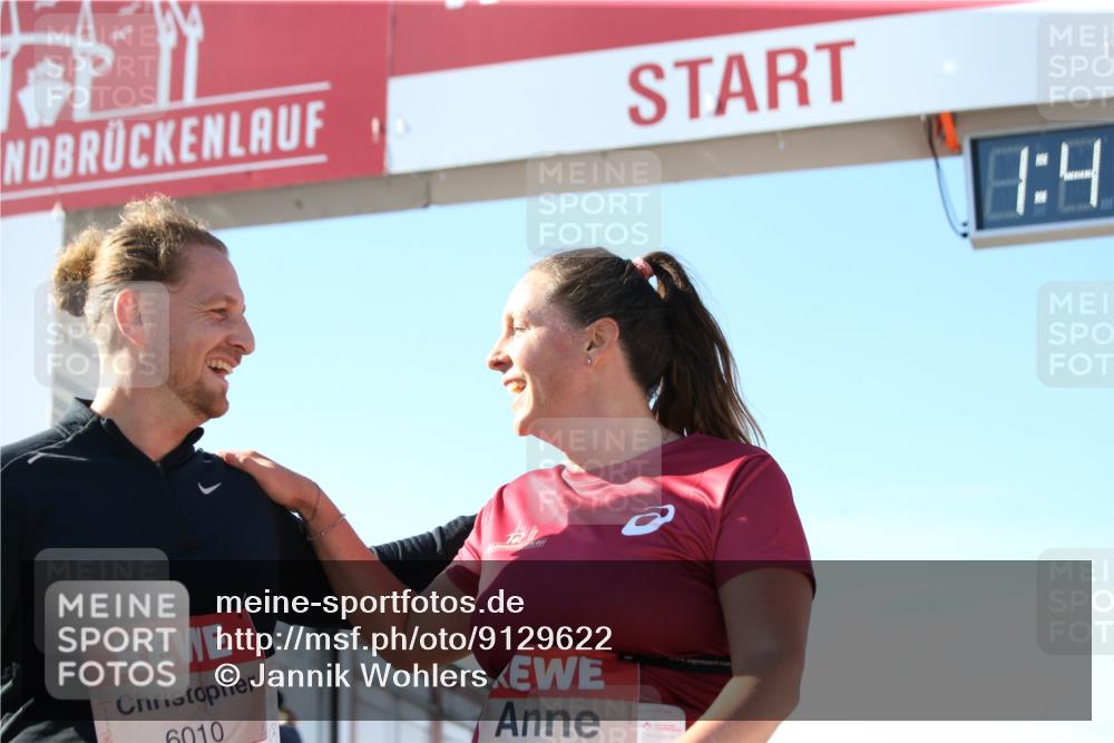 03.10.2025 - Köhlbrandbrückenlauf Jannik Wohlers http://msf.ph/oto/9129622 03.10.2025 13:44:07 Ziel 4295, 4906, 5415, 5416, 5445, 6010, 6011, 6550 meine-sportfotos.de