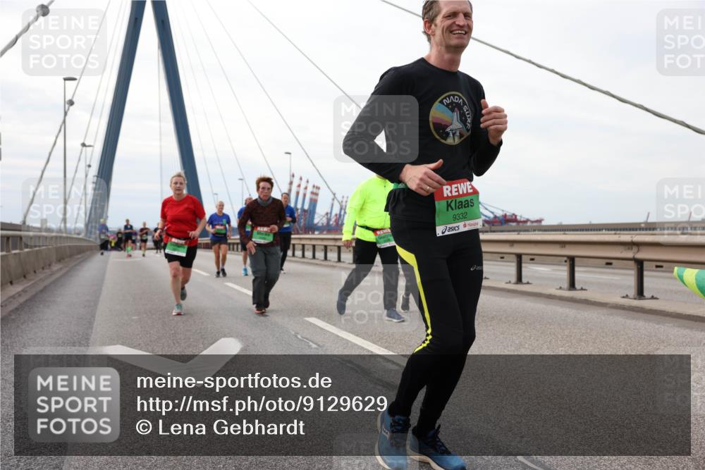 03.10.2025 - Köhlbrandbrückenlauf Lena Gebhardt http://msf.ph/oto/9129629 03.10.2025 16:04:13 Position 2 9332 meine-sportfotos.de