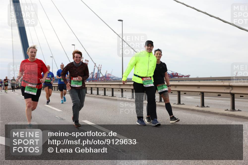 03.10.2025 - Köhlbrandbrückenlauf Lena Gebhardt http://msf.ph/oto/9129633 03.10.2025 16:04:14 Position 2 8935, 8689, 9256, 9260 meine-sportfotos.de