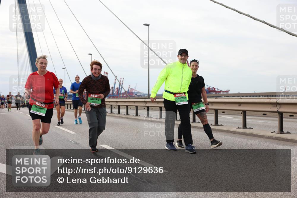 03.10.2025 - Köhlbrandbrückenlauf Lena Gebhardt http://msf.ph/oto/9129636 03.10.2025 16:04:14 Position 2 8935, 8689, 9256, 9260 meine-sportfotos.de