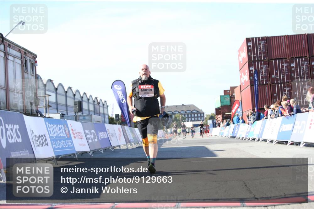 03.10.2025 - Köhlbrandbrückenlauf Jannik Wohlers http://msf.ph/oto/9129663 03.10.2025 13:44:12 Ziel 4906, 5415, 5416, 5445, 6010, 6011 meine-sportfotos.de