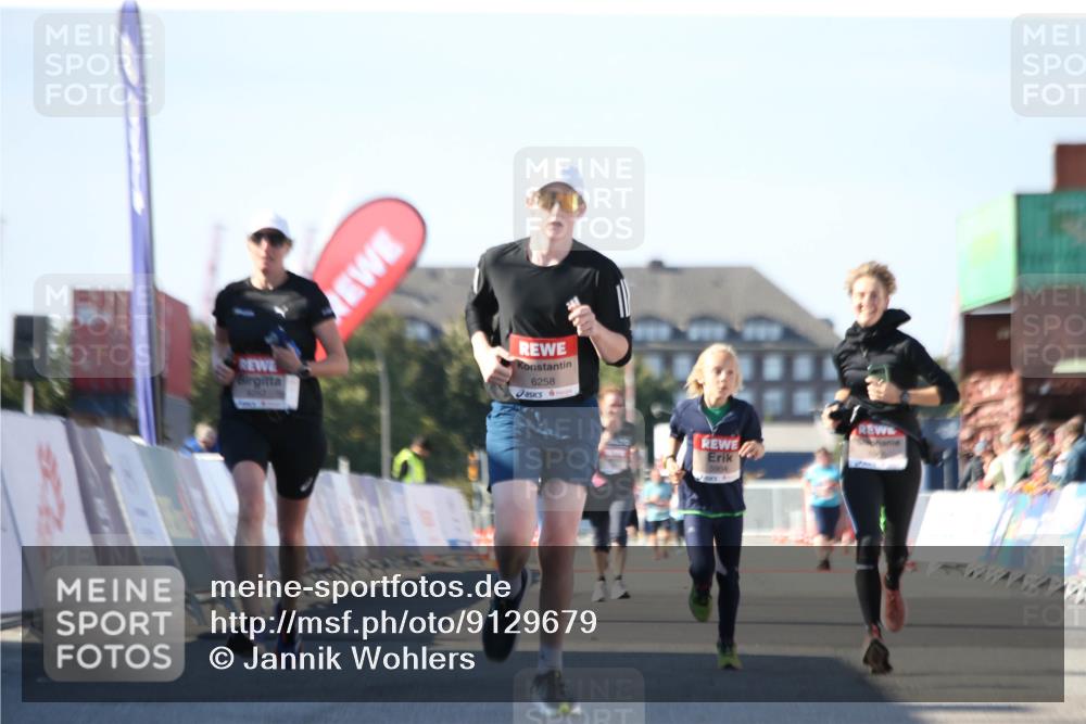 03.10.2025 - Köhlbrandbrückenlauf Jannik Wohlers http://msf.ph/oto/9129679 03.10.2025 13:44:23 Ziel 4906, 5904, 5905, 6257, 6258 meine-sportfotos.de