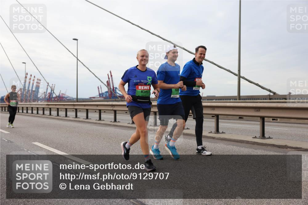 03.10.2025 - Köhlbrandbrückenlauf Lena Gebhardt http://msf.ph/oto/9129707 03.10.2025 16:04:18 Position 2 9248 meine-sportfotos.de