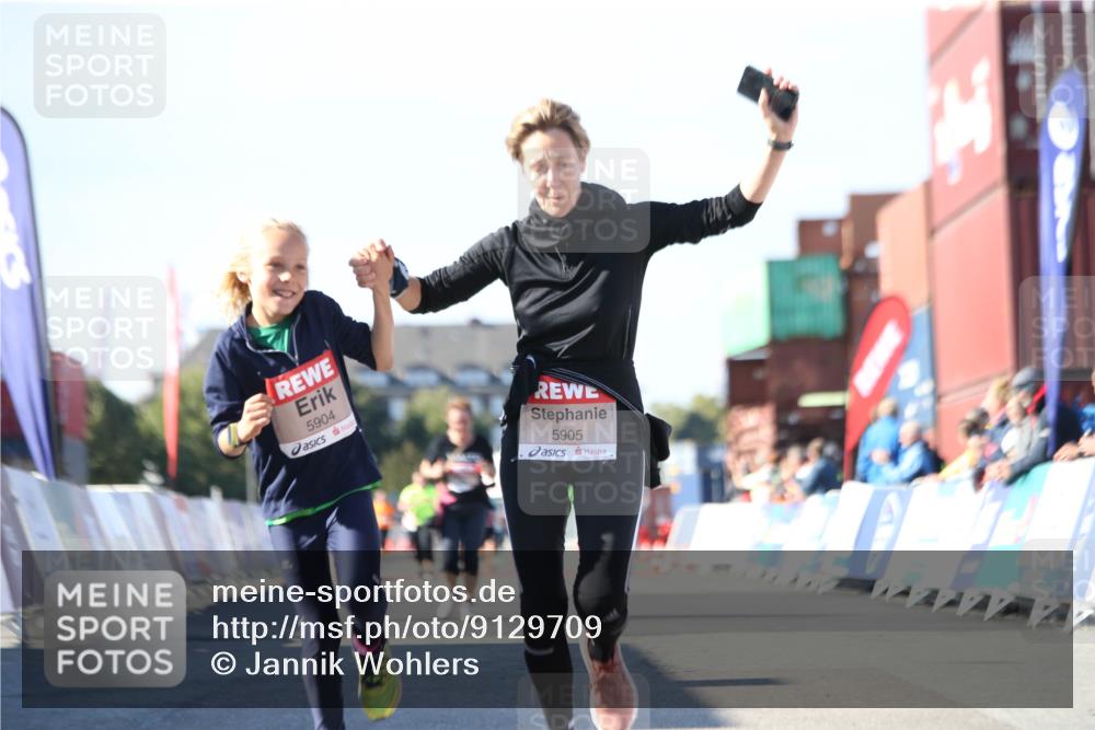 03.10.2025 - Köhlbrandbrückenlauf Jannik Wohlers http://msf.ph/oto/9129709 03.10.2025 13:44:26 Ziel 5904, 5905, 6257, 6258 meine-sportfotos.de