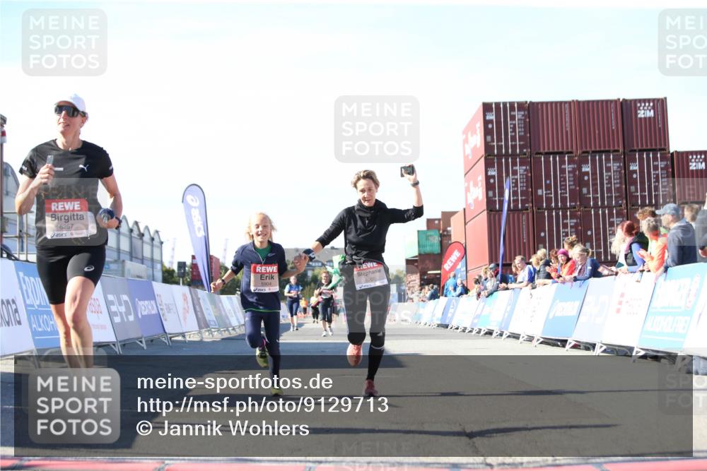 03.10.2025 - Köhlbrandbrückenlauf Jannik Wohlers http://msf.ph/oto/9129713 03.10.2025 13:44:27 Ziel 5904, 5905, 6257, 6258 meine-sportfotos.de