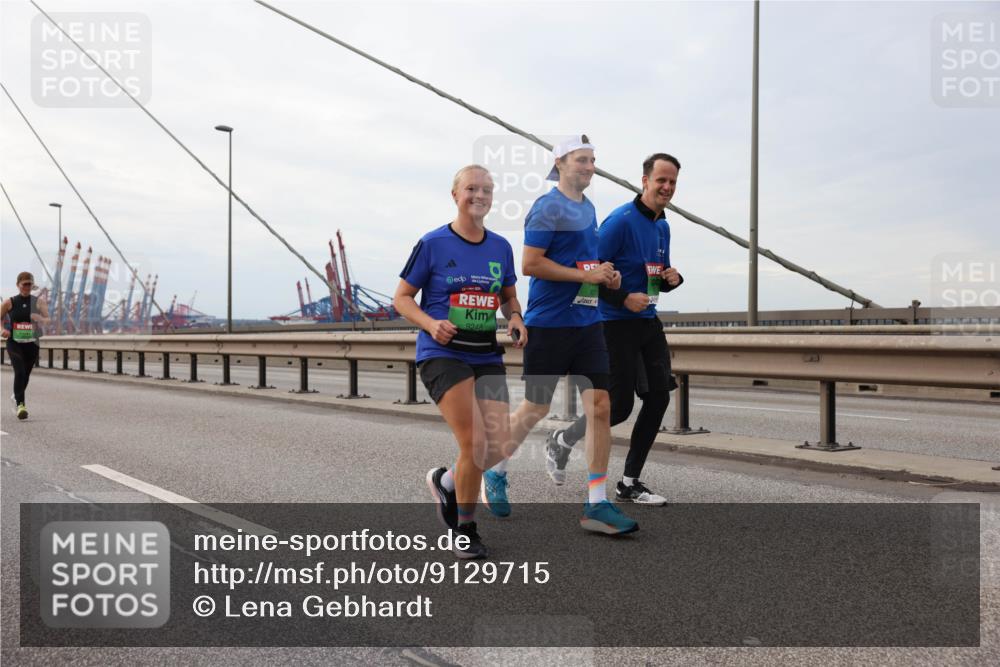 03.10.2025 - Köhlbrandbrückenlauf Lena Gebhardt http://msf.ph/oto/9129715 03.10.2025 16:04:18 Position 2 9248 meine-sportfotos.de