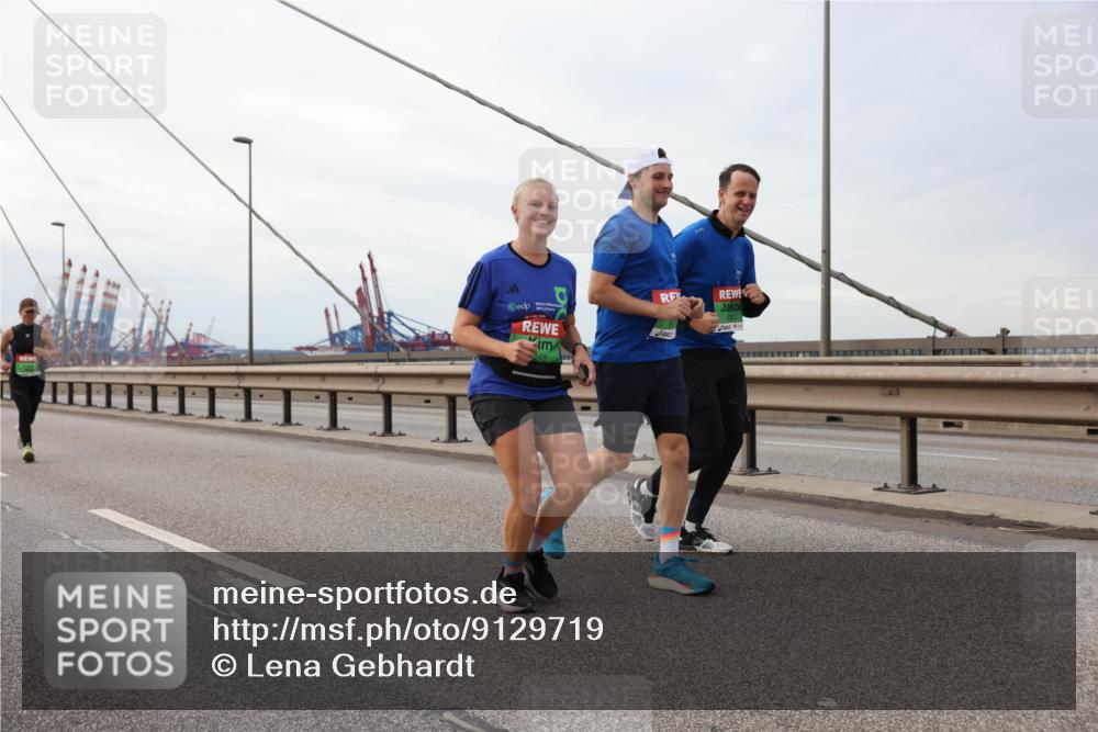 03.10.2025 - Köhlbrandbrückenlauf Lena Gebhardt http://msf.ph/oto/9129719 03.10.2025 16:04:18 Position 2 248 meine-sportfotos.de