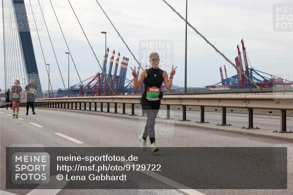 03.10.2025 - Köhlbrandbrückenlauf Lena Gebhardt http://msf.ph/oto/9129722 03.10.2025 16:04:20 Position 2  meine-sportfotos.de