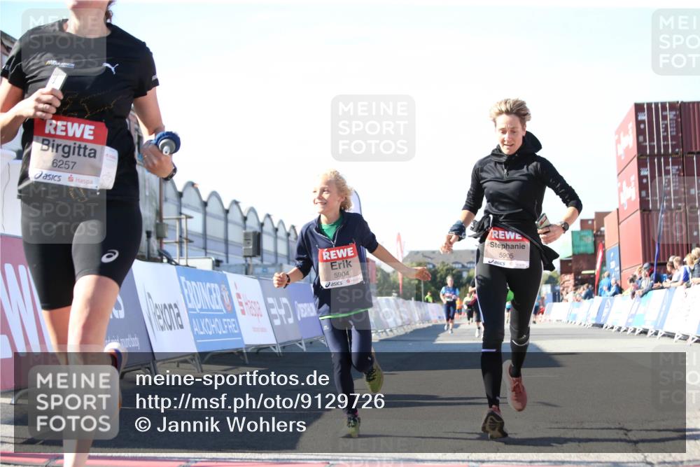 03.10.2025 - Köhlbrandbrückenlauf Jannik Wohlers http://msf.ph/oto/9129726 03.10.2025 13:44:28 Ziel 5904, 5905, 6257, 6258 meine-sportfotos.de