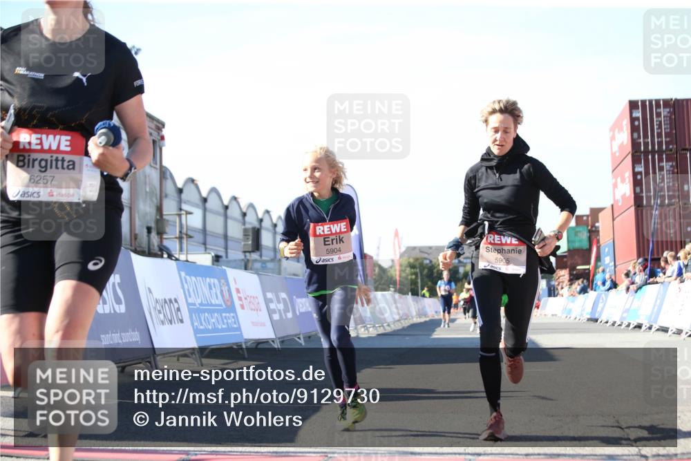 03.10.2025 - Köhlbrandbrückenlauf Jannik Wohlers http://msf.ph/oto/9129730 03.10.2025 13:44:28 Ziel 5904, 5905, 6257, 6258 meine-sportfotos.de