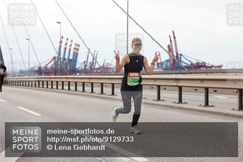 03.10.2025 - Köhlbrandbrückenlauf Lena Gebhardt http://msf.ph/oto/9129733 03.10.2025 16:04:20 Position 2 9689 meine-sportfotos.de