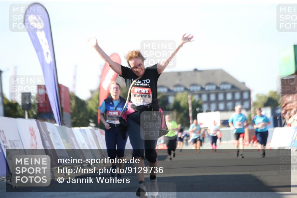 03.10.2025 - Köhlbrandbrückenlauf Jannik Wohlers http://msf.ph/oto/9129736 03.10.2025 13:44:34 Ziel 5904, 5905, 5919, 6257, 6258 meine-sportfotos.de