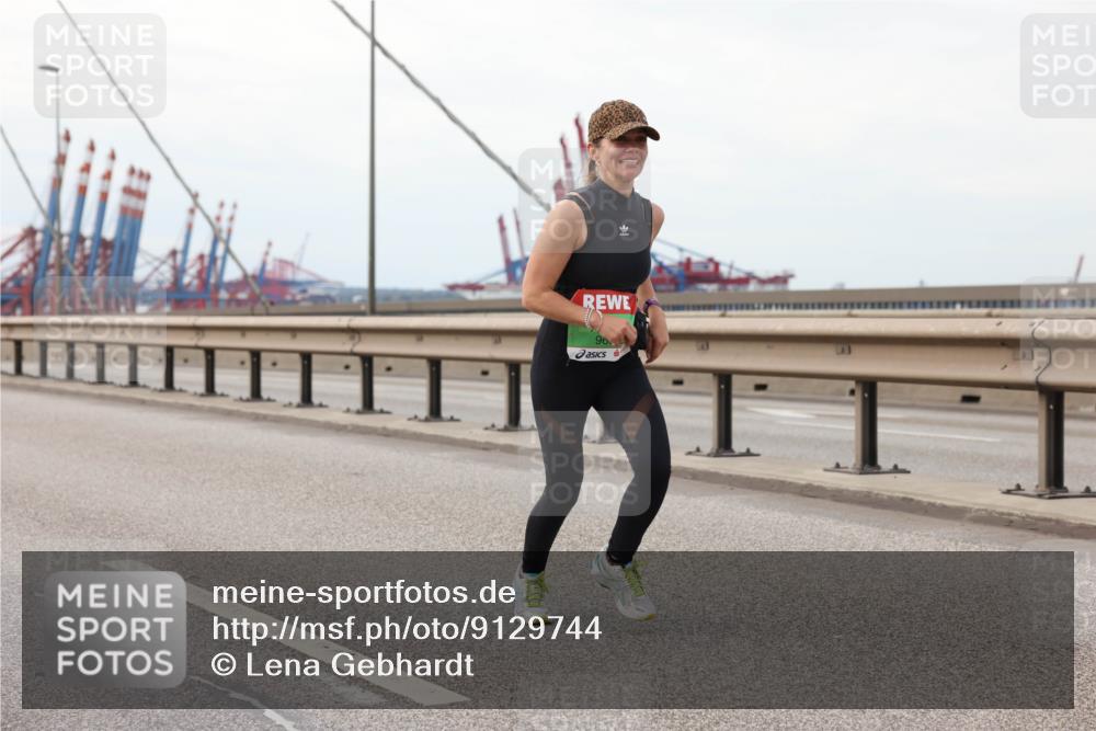 03.10.2025 - Köhlbrandbrückenlauf Lena Gebhardt http://msf.ph/oto/9129744 03.10.2025 16:04:21 Position 2 96 meine-sportfotos.de