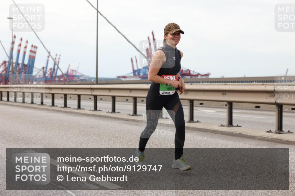 03.10.2025 - Köhlbrandbrückenlauf Lena Gebhardt http://msf.ph/oto/9129747 03.10.2025 16:04:21 Position 2 9689 meine-sportfotos.de