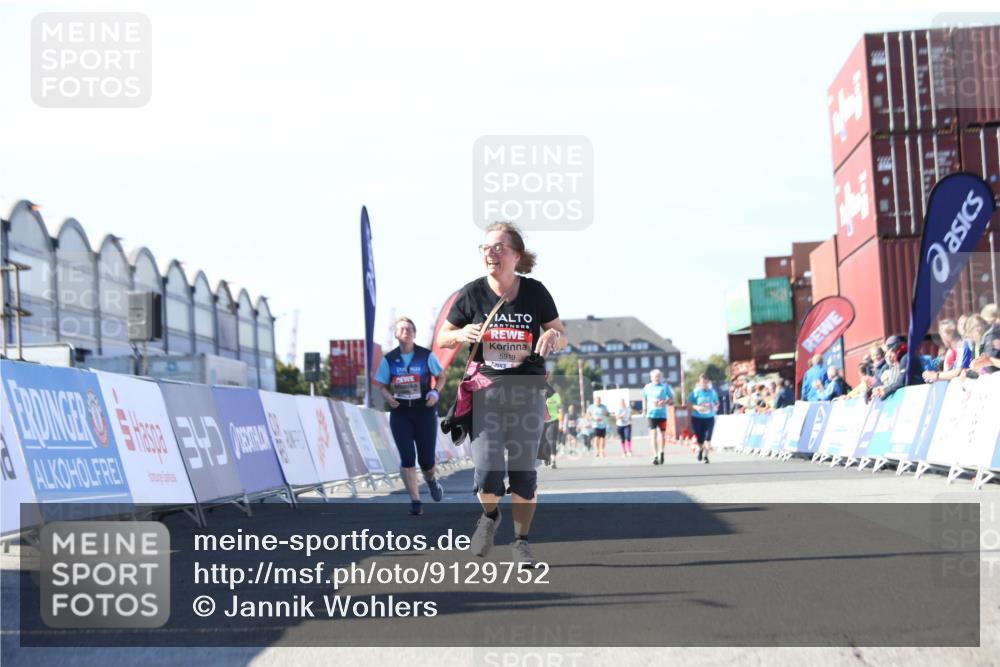 03.10.2025 - Köhlbrandbrückenlauf Jannik Wohlers http://msf.ph/oto/9129752 03.10.2025 13:44:35 Ziel 5696, 5904, 5905, 5919, 6257, 6258 meine-sportfotos.de