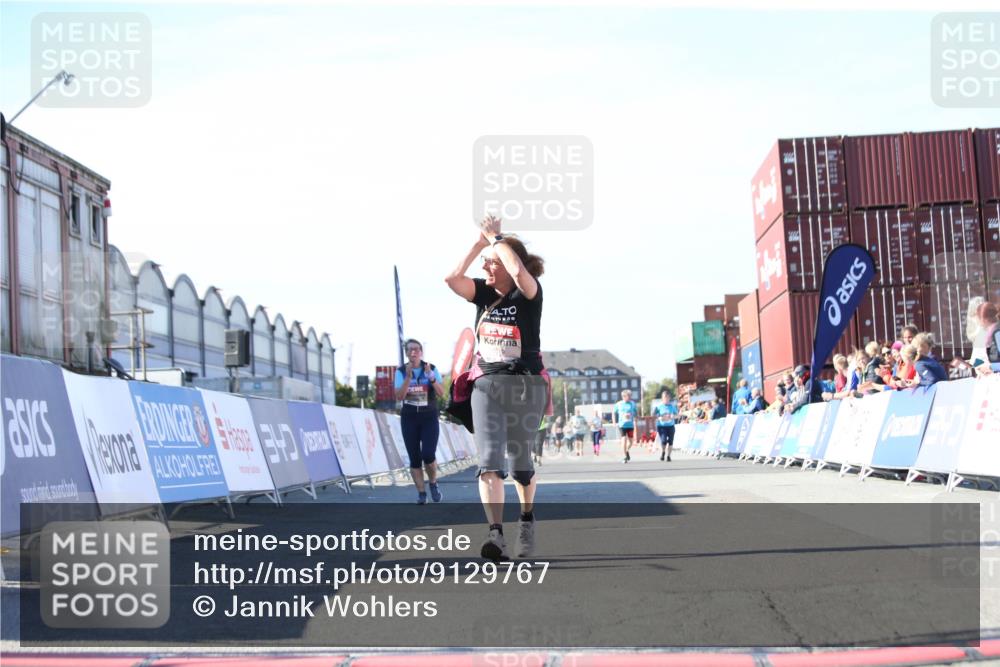 03.10.2025 - Köhlbrandbrückenlauf Jannik Wohlers http://msf.ph/oto/9129767 03.10.2025 13:44:36 Ziel 5696, 5904, 5905, 5919, 6257 meine-sportfotos.de