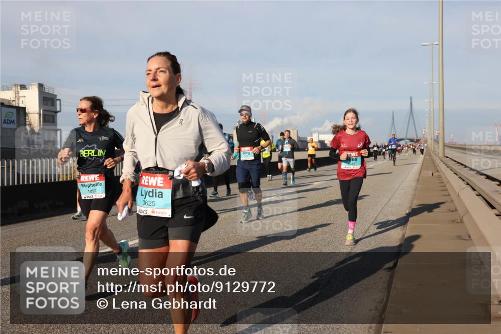 03.10.2025 - Köhlbrandbrückenlauf Lena Gebhardt http://msf.ph/oto/9129772 03.10.2025 09:49:06 Position 2 1092, 3625 meine-sportfotos.de
