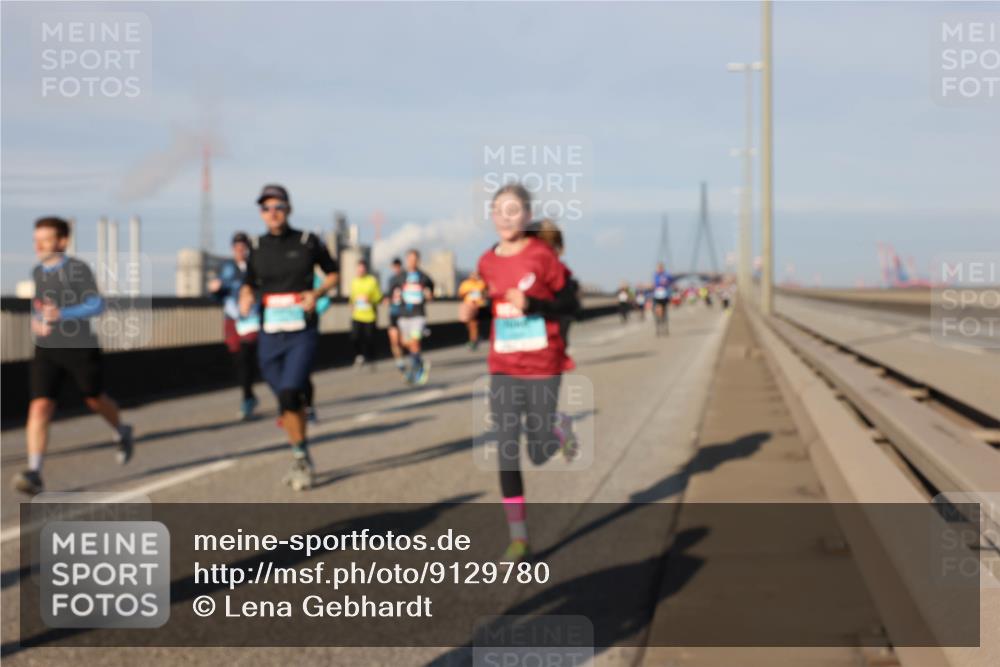 03.10.2025 - Köhlbrandbrückenlauf Lena Gebhardt http://msf.ph/oto/9129780 03.10.2025 09:49:07 Position 2  meine-sportfotos.de