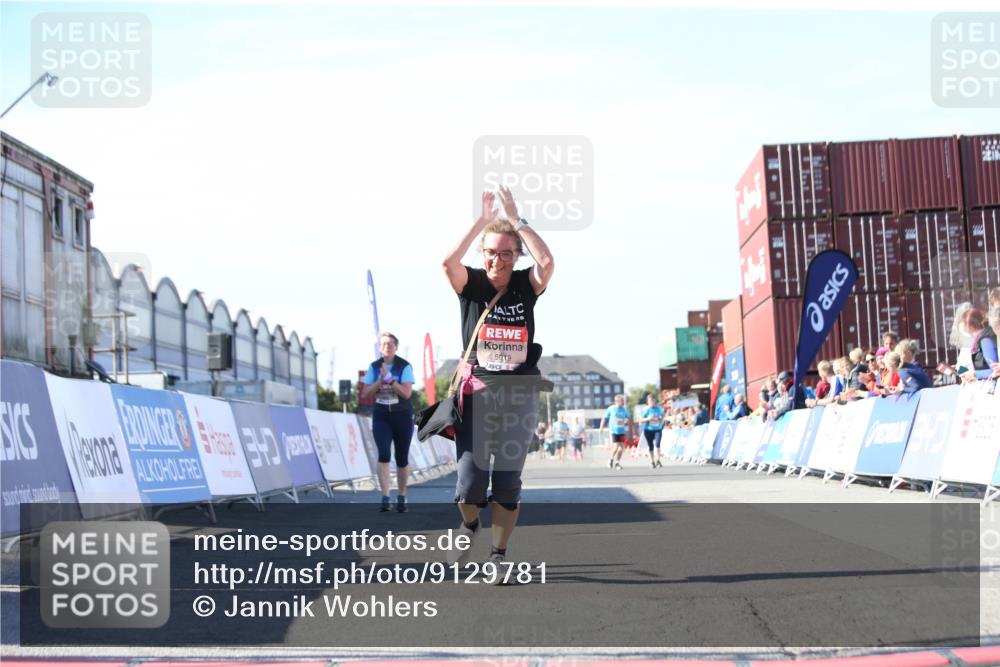 03.10.2025 - Köhlbrandbrückenlauf Jannik Wohlers http://msf.ph/oto/9129781 03.10.2025 13:44:37 Ziel 5696, 5904, 5905, 5919 meine-sportfotos.de