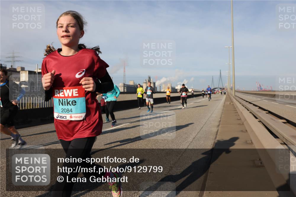 03.10.2025 - Köhlbrandbrückenlauf Lena Gebhardt http://msf.ph/oto/9129799 03.10.2025 09:49:08 Position 2 2084 meine-sportfotos.de