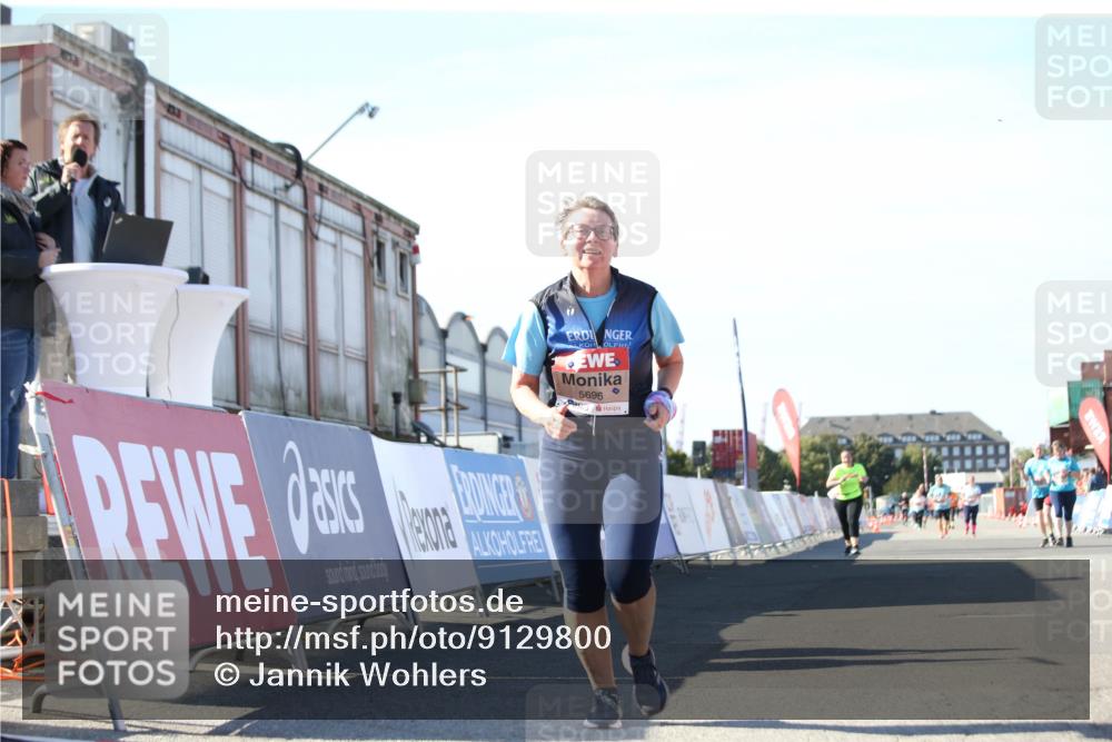 03.10.2025 - Köhlbrandbrückenlauf Jannik Wohlers http://msf.ph/oto/9129800 03.10.2025 13:44:41 Ziel 5696, 5919 meine-sportfotos.de