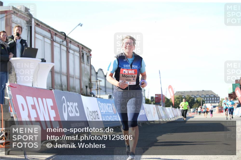 03.10.2025 - Köhlbrandbrückenlauf Jannik Wohlers http://msf.ph/oto/9129806 03.10.2025 13:44:41 Ziel 5696, 5919 meine-sportfotos.de