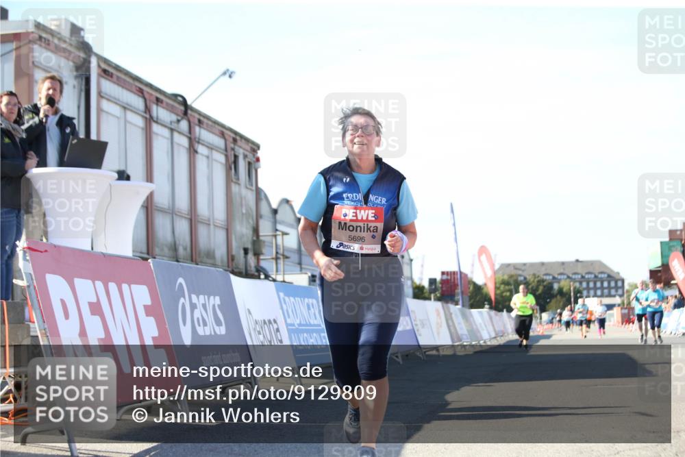 03.10.2025 - Köhlbrandbrückenlauf Jannik Wohlers http://msf.ph/oto/9129809 03.10.2025 13:44:42 Ziel 5696, 5919 meine-sportfotos.de