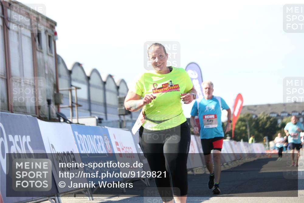 03.10.2025 - Köhlbrandbrückenlauf Jannik Wohlers http://msf.ph/oto/9129821 03.10.2025 13:44:51 Ziel 5696, 5932, 6542, 6546 meine-sportfotos.de