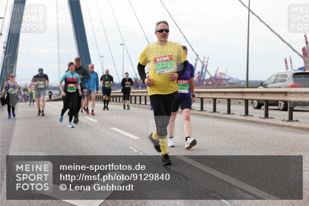 03.10.2025 - Köhlbrandbrückenlauf Lena Gebhardt http://msf.ph/oto/9129840 03.10.2025 16:04:33 Position 2 9697, 8551 meine-sportfotos.de