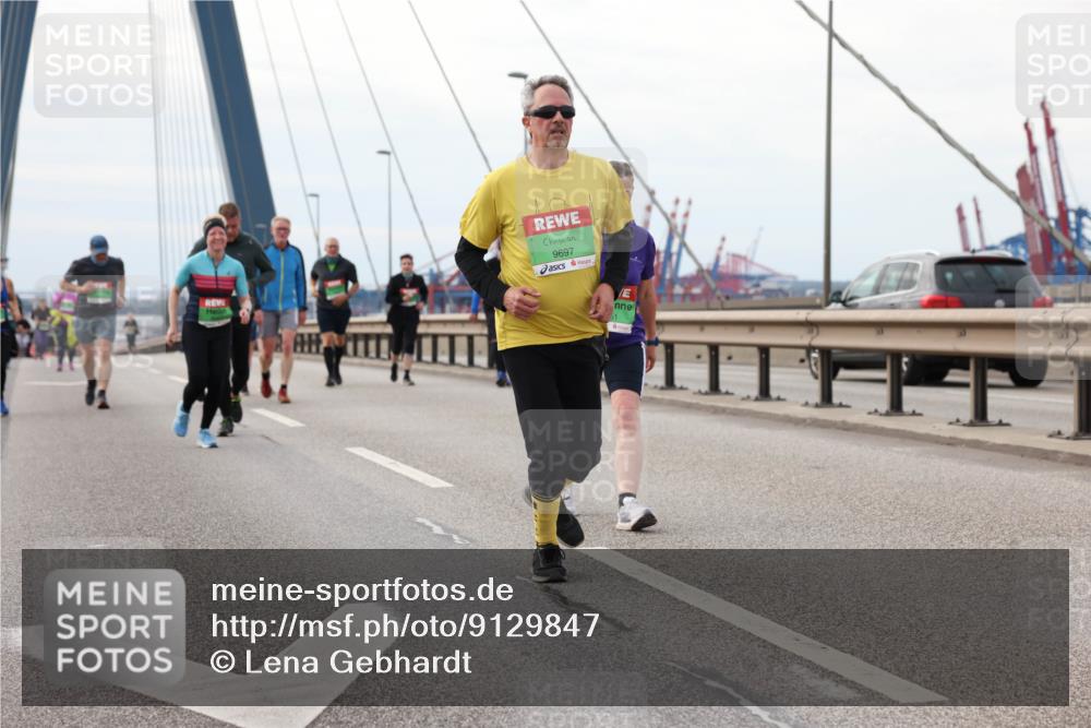 03.10.2025 - Köhlbrandbrückenlauf Lena Gebhardt http://msf.ph/oto/9129847 03.10.2025 16:04:33 Position 2 9697 meine-sportfotos.de