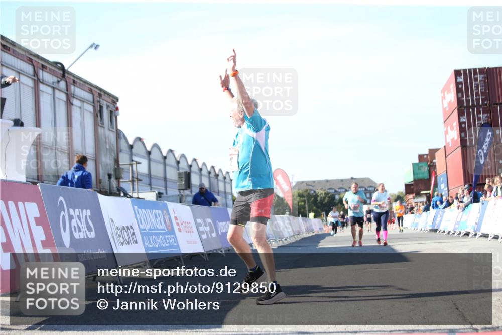 03.10.2025 - Köhlbrandbrückenlauf Jannik Wohlers http://msf.ph/oto/9129850 03.10.2025 13:44:54 Ziel 5932, 6542, 6546 meine-sportfotos.de